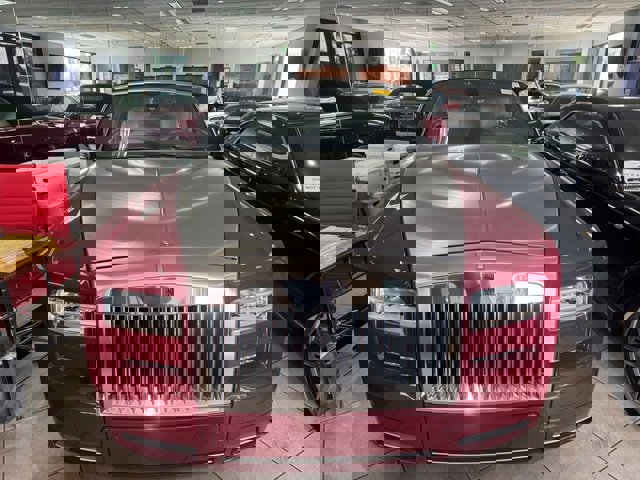 Used 2014 Rolls-Royce Phantom Drophead Coupe image 3