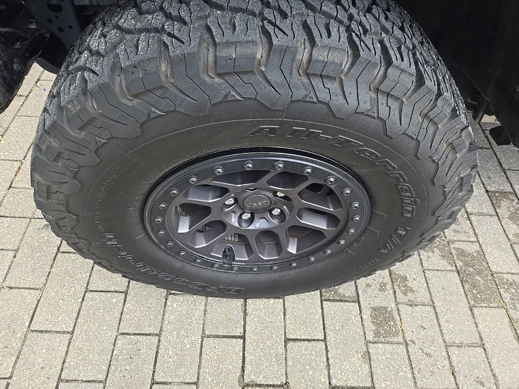 Used 2022 Jeep Wrangler Unlimited Rubicon w/ Xtreme Recon 35" Tire Package AWD/4WD image 10