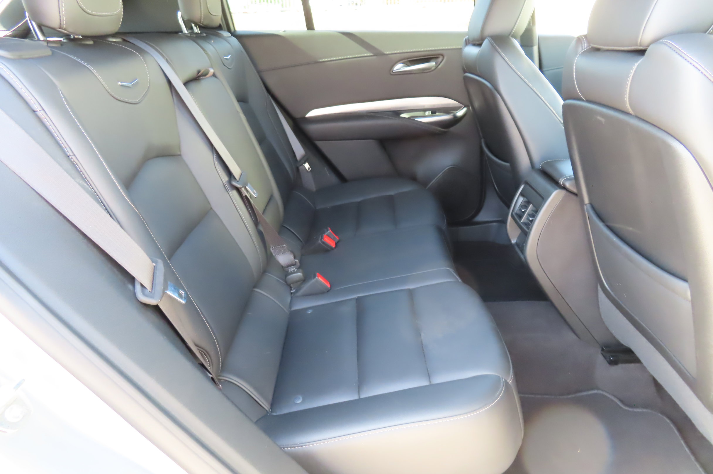 Used 2024 Cadillac XT4 Premium Luxury image 15