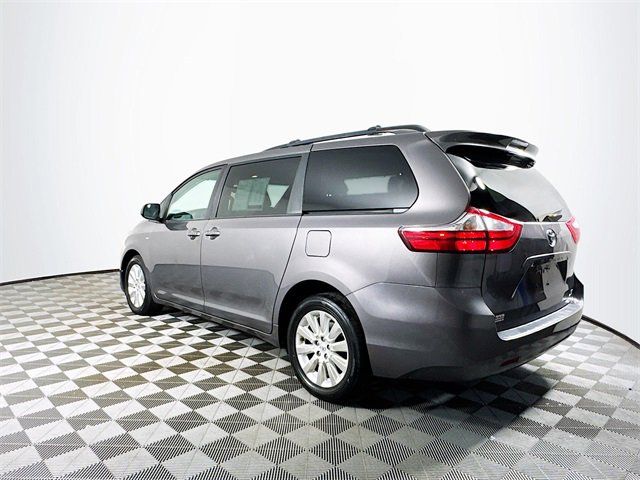 Used 2016 Toyota Sienna LE image 6
