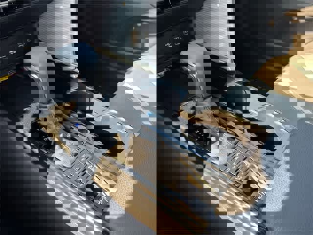 Used 2025 Toyota Camry SE image 23