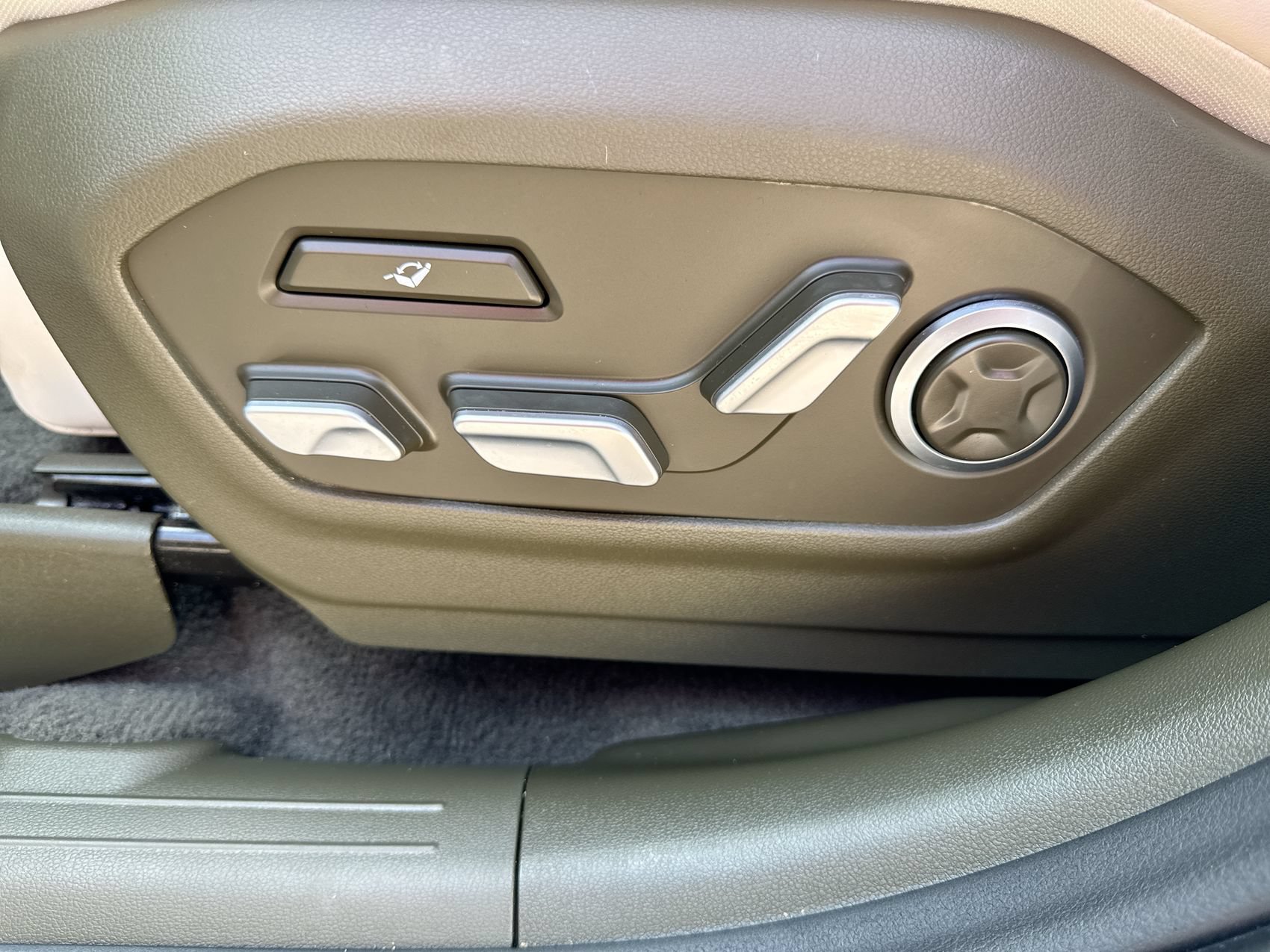 Used 2025 Hyundai Santa Fe Calligraphy FWD image 12