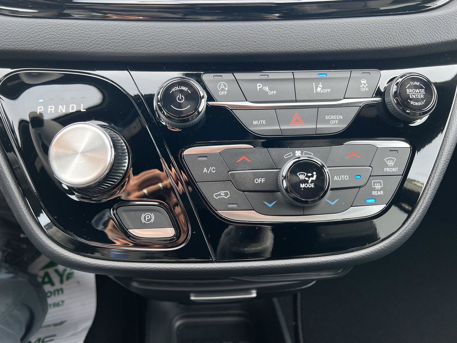 New 2026 Chrysler Voyager LX image 26