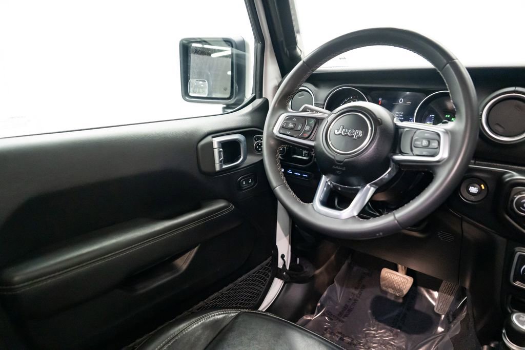 Used 2023 Jeep Wrangler Unlimited Sahara image 11