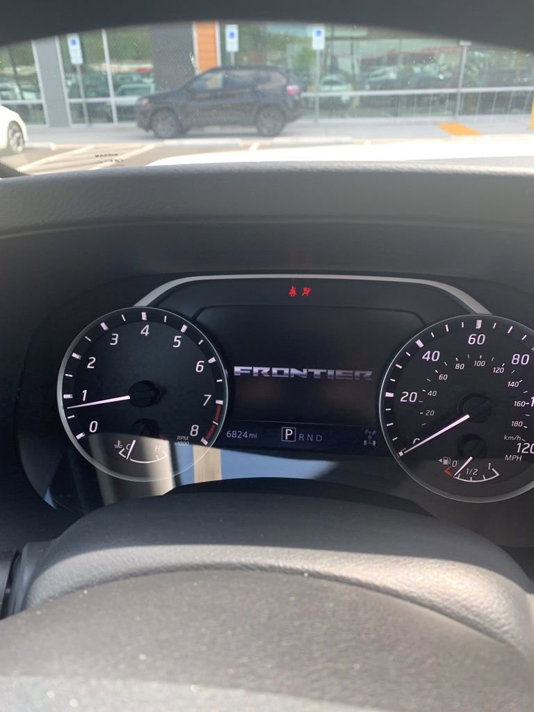 Used 2025 Nissan Frontier SV image 21