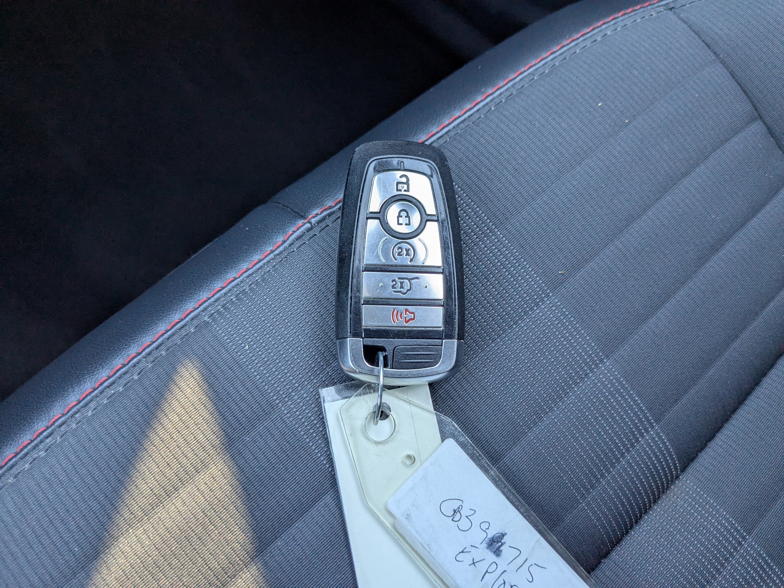 Used 2025 Ford Explorer ST-Line w/ ST-Line Street Pack image 34