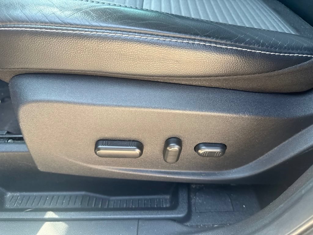 Used 2017 Ford Escape Titanium FWD image 11