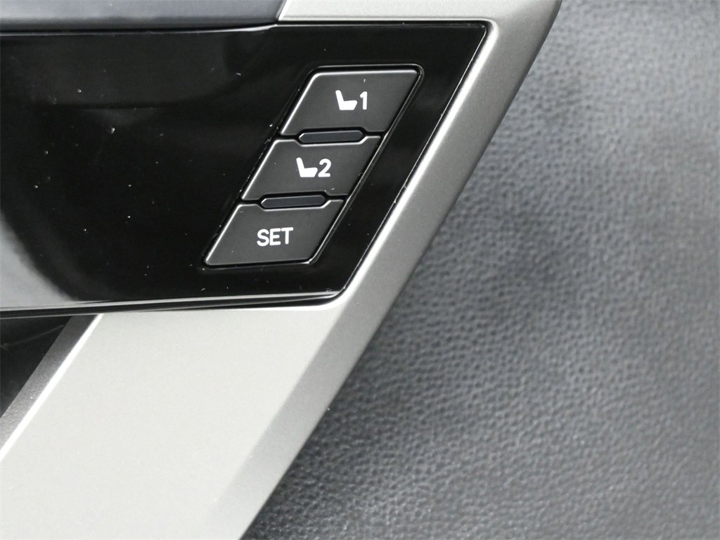 Used 2024 Toyota Tundra Limited image 5