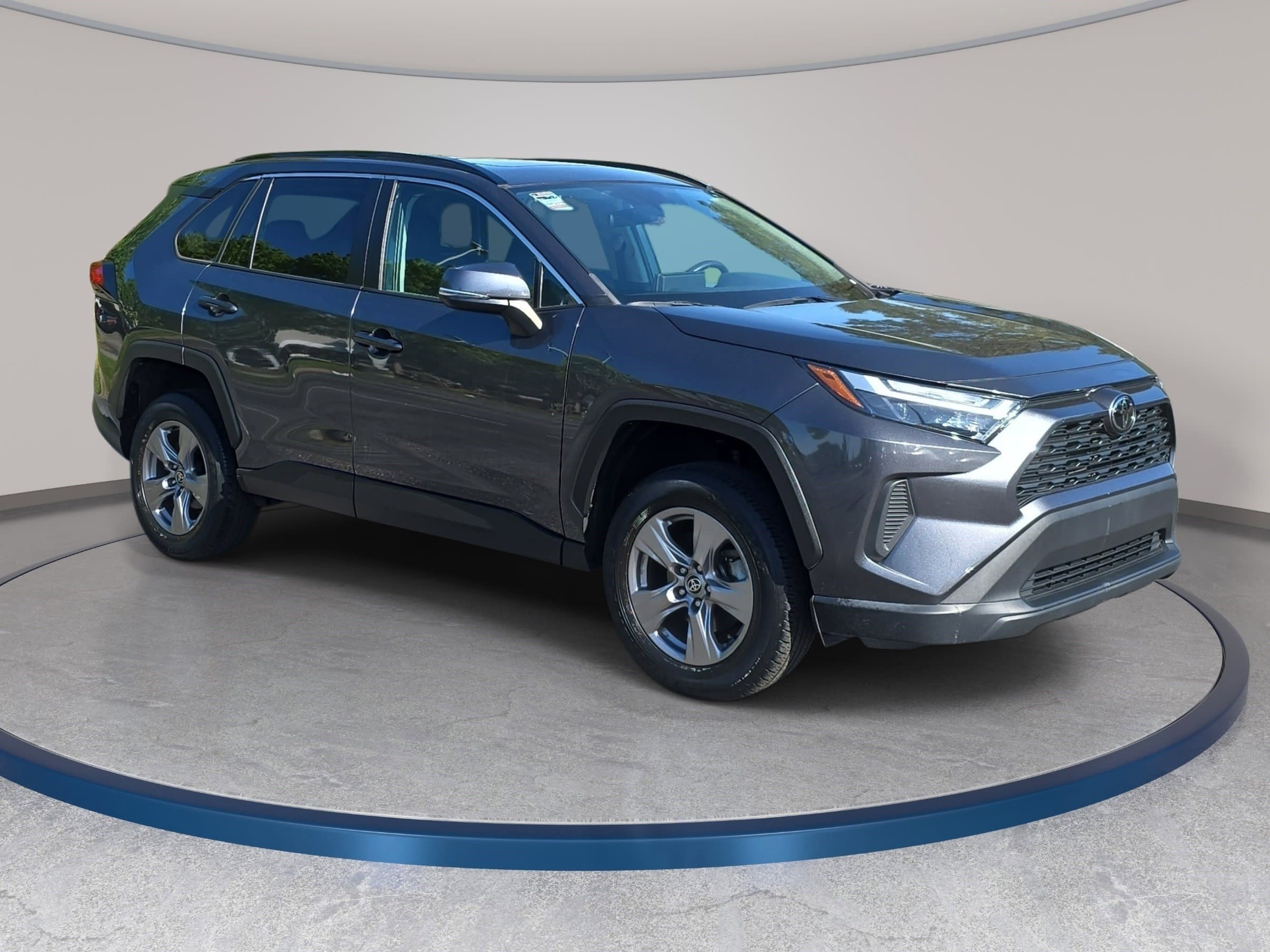 Used 2023 Toyota RAV4 XLE w/ Convenience Package FWD image 3
