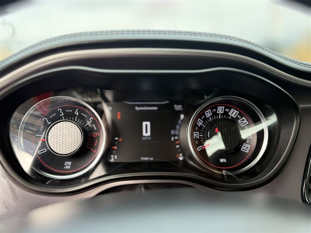 Used 2022 Dodge Challenger R/T w/ Plus Package image 27