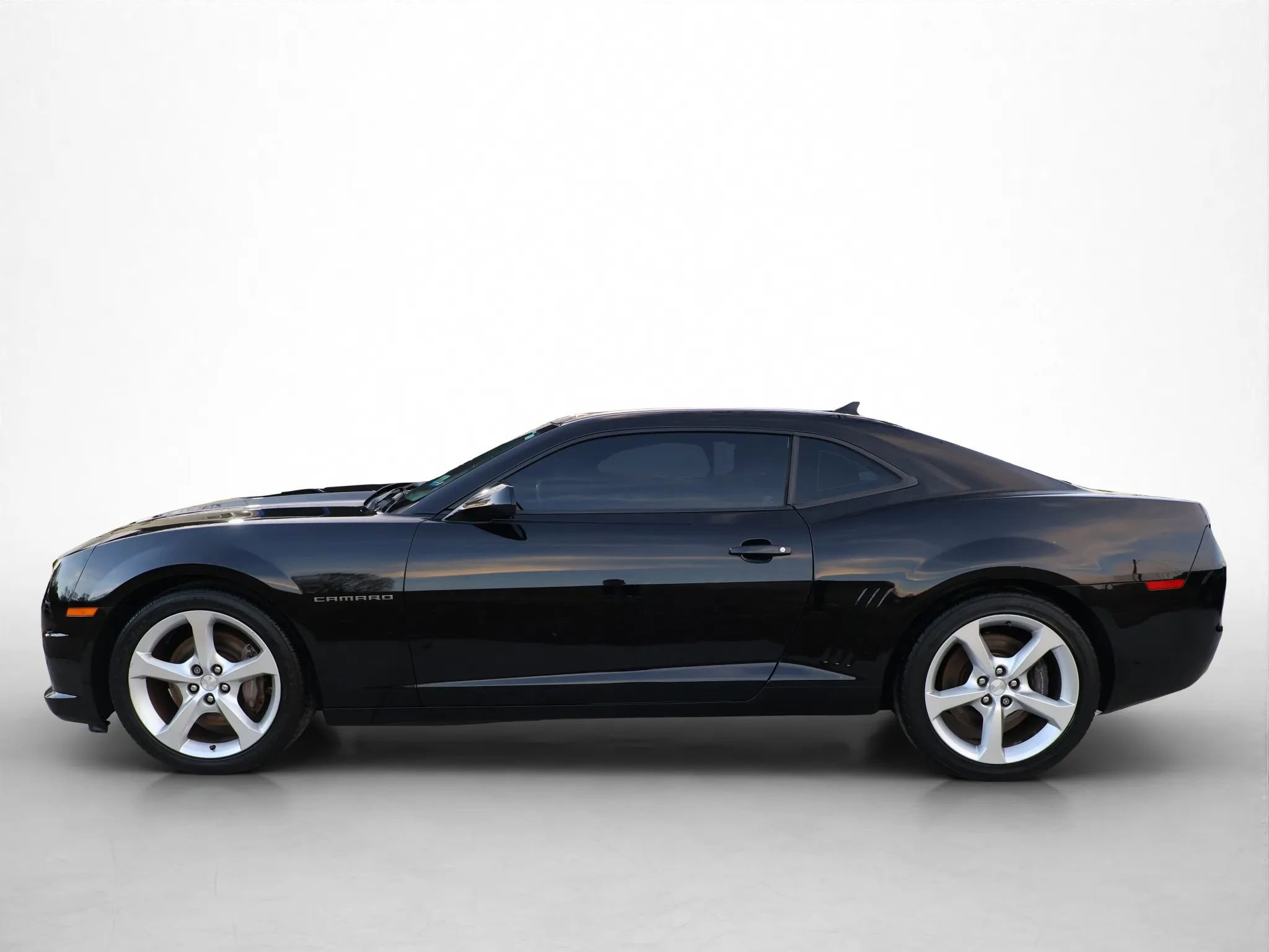 Used 2013 Chevrolet Camaro SS image 2