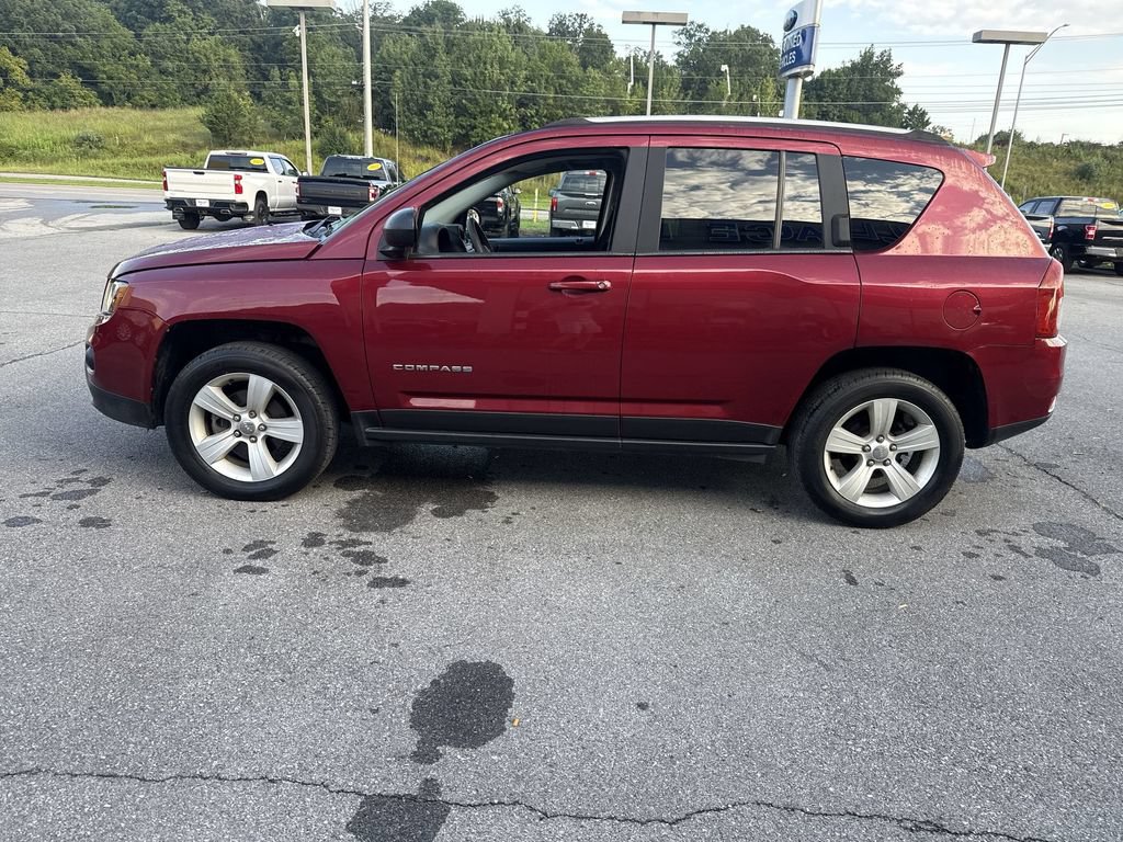 Used 2017 Jeep Compass Sport w/ Power Value Group AWD/4WD image 3