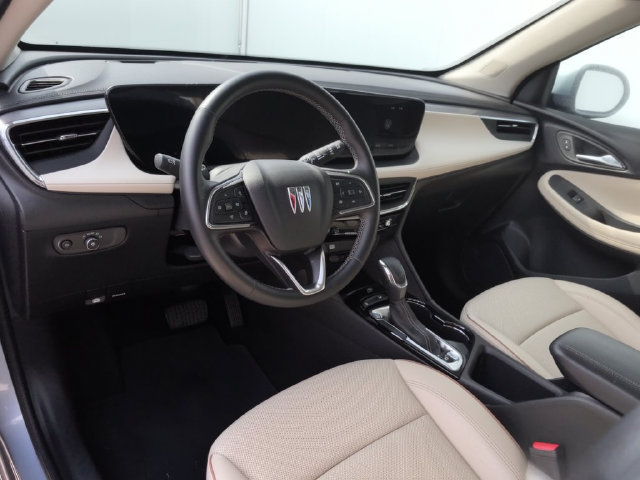 Used 2025 Buick Encore GX Avenir w/ Avenir Convenience Package FWD image 16