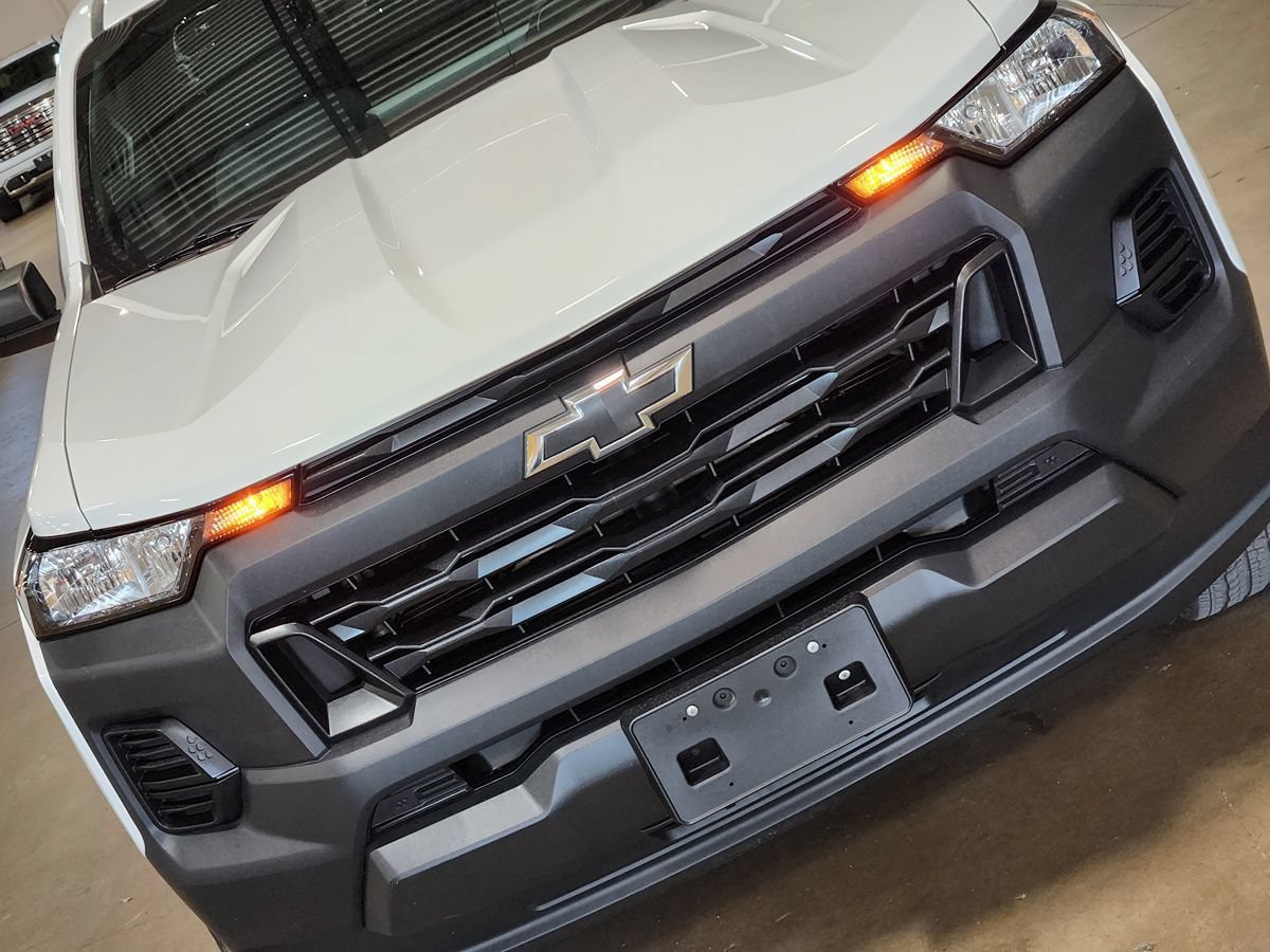 Used 2023 Chevrolet Colorado W/T w/ LPO, Pro Essentials Package RWD image 19