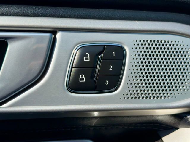 Used 2023 Ford Explorer Limited w/ Limited Technology Package AWD/4WD image 30