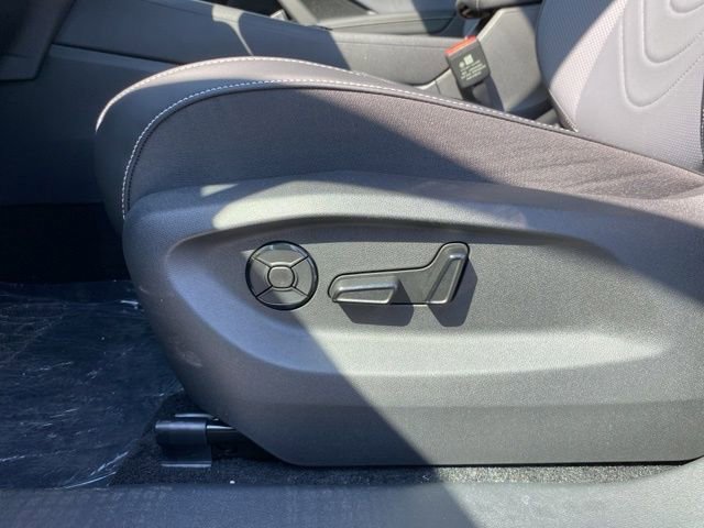 New 2025 Volkswagen Tiguan SE image 27