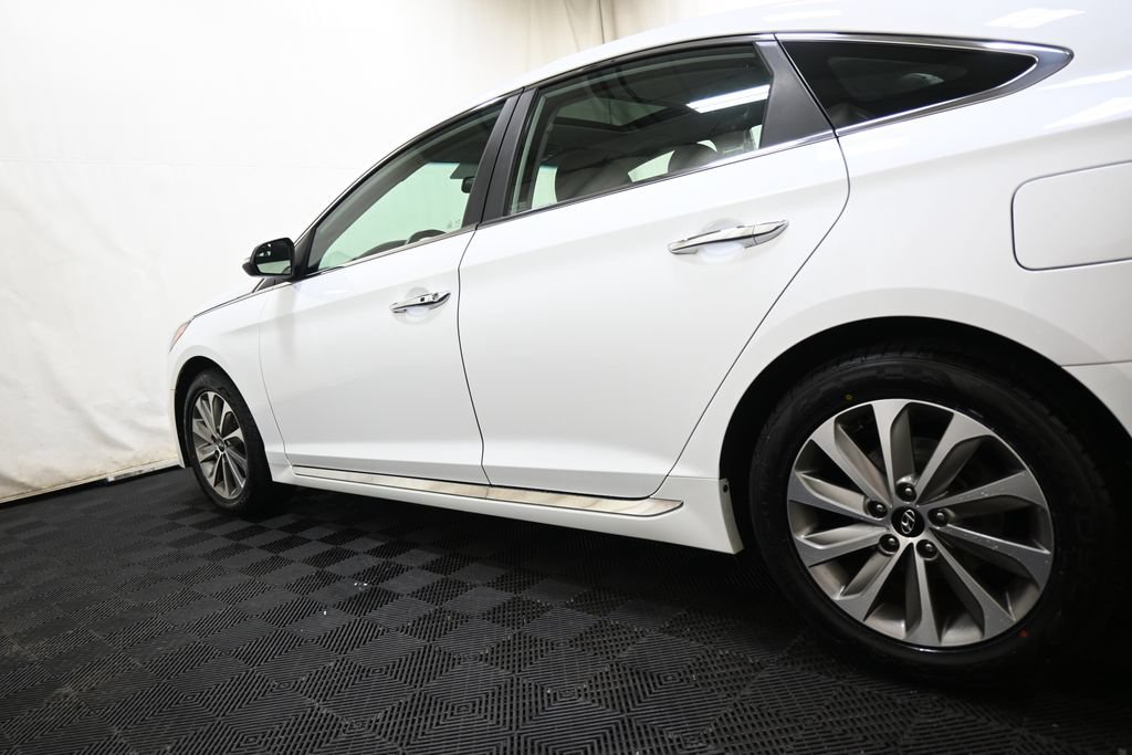 Used 2017 Hyundai Sonata Sport w/ Value Edition Package 02 FWD image 13