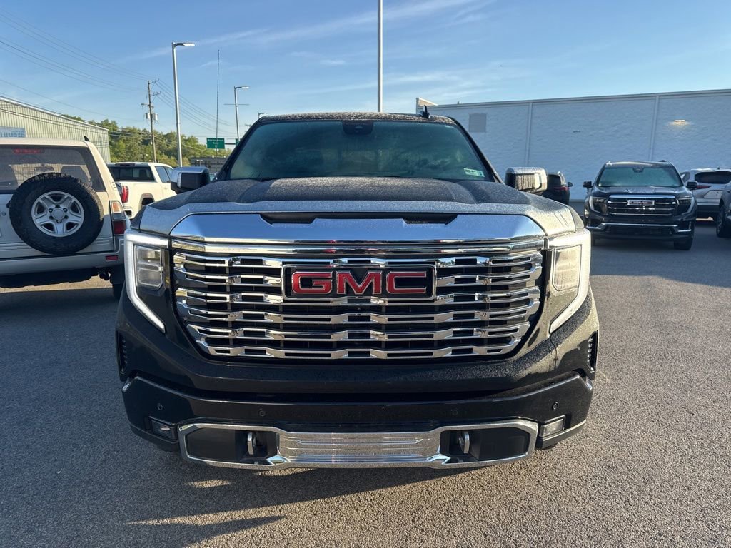 Used 2024 GMC Sierra 1500 Denali w/ Technology Package AWD/4WD image 2