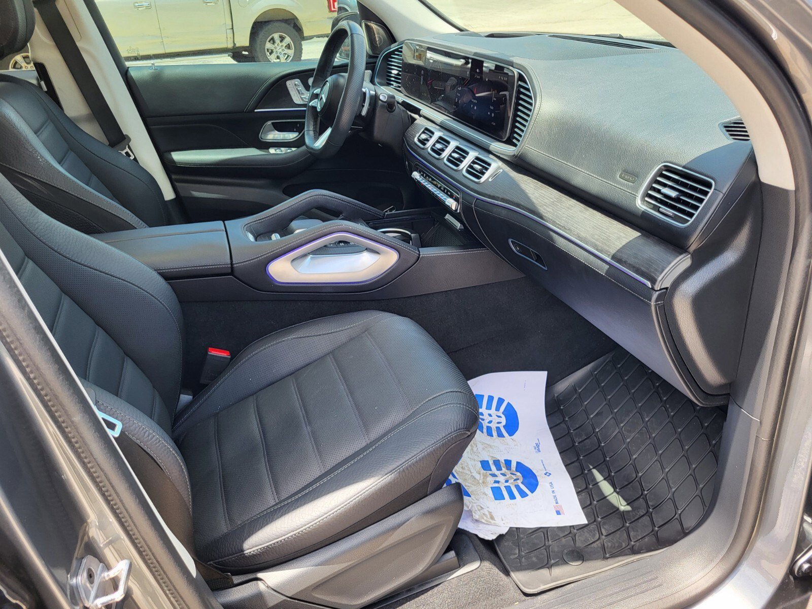 Used 2024 Mercedes-Benz GLS 580 4MATIC image 11