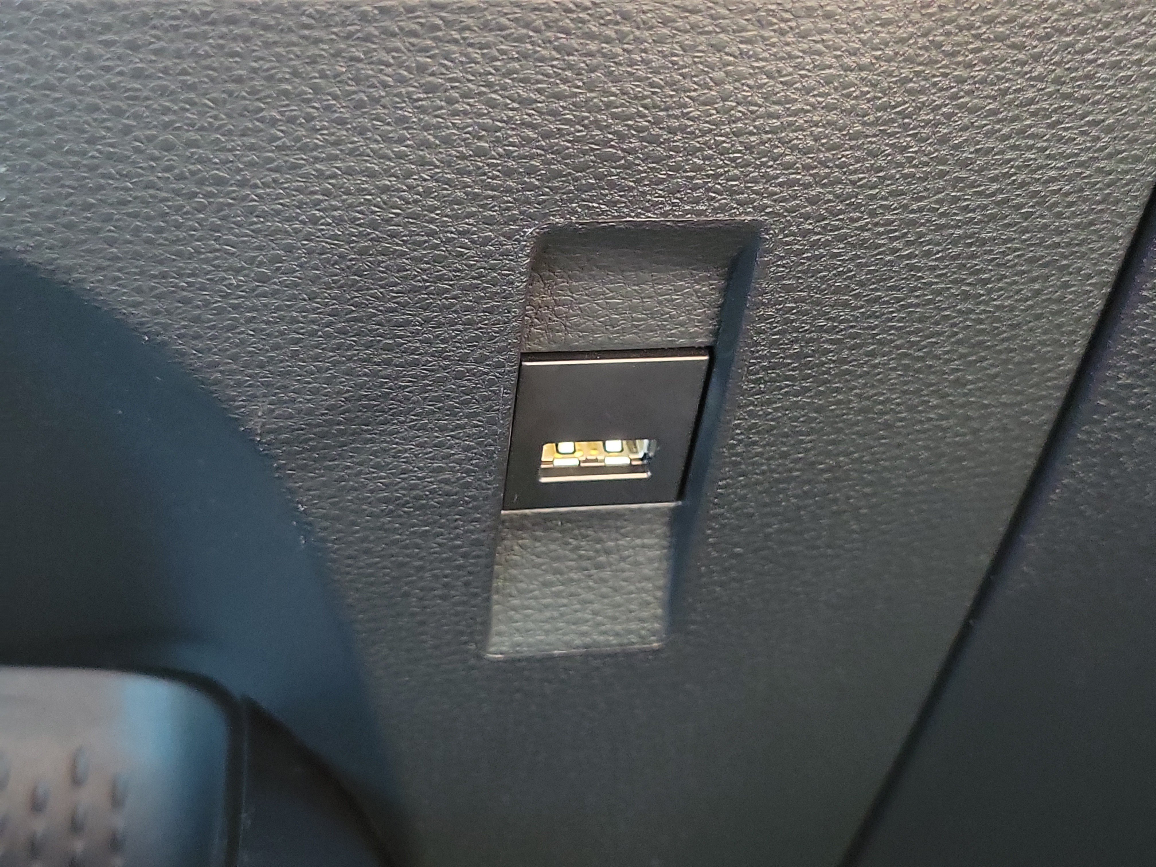 Used 2022 Toyota Corolla LE w/ LE Convenience Package FWD image 23