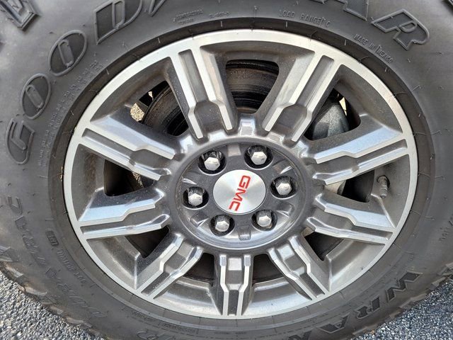 Used 2024 GMC Sierra 1500 AT4 w/ AT4 Premium Package image 12