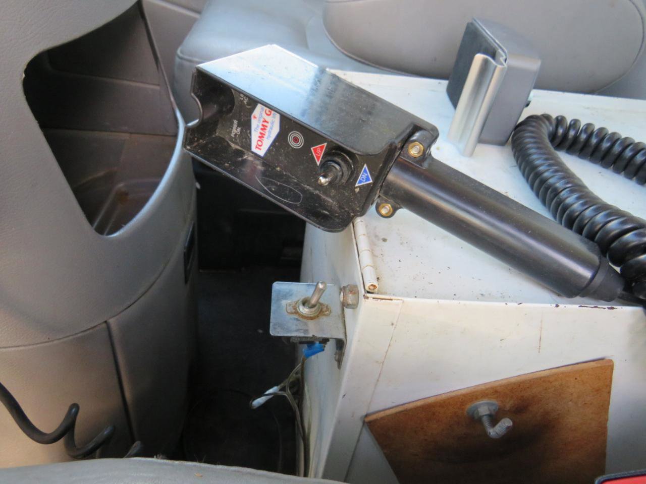 Used 2001 Ford E-150 and Econoline 150 RWD image 14