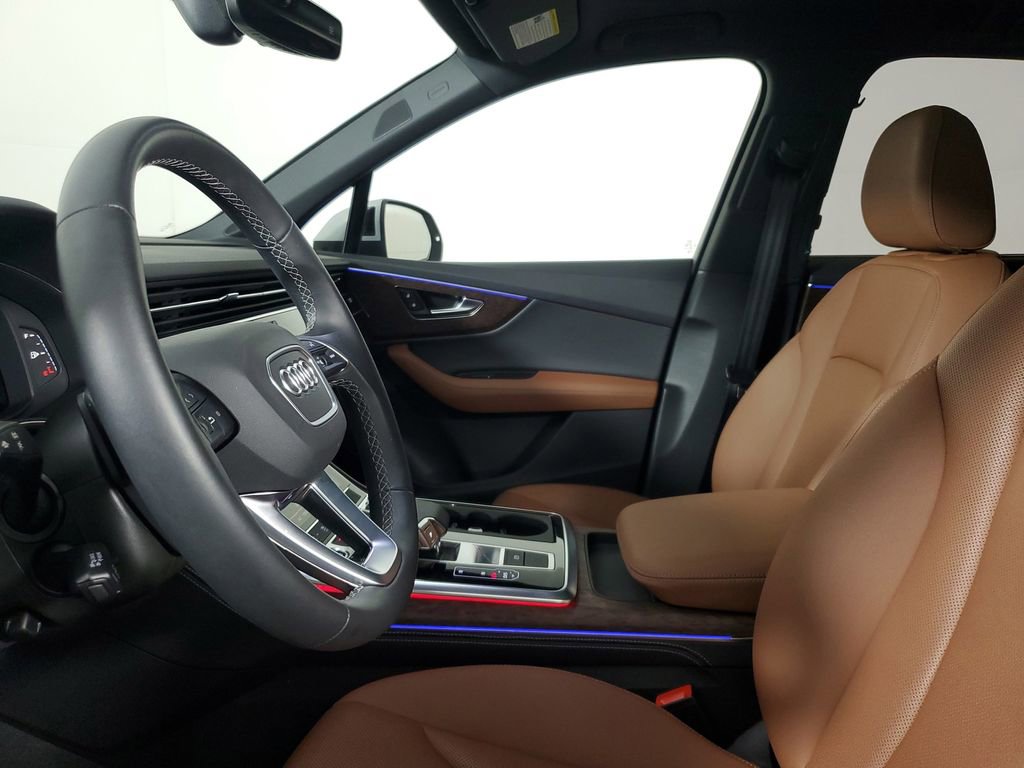 Used 2025 Audi Q7 3.0T Premium Plus image 21