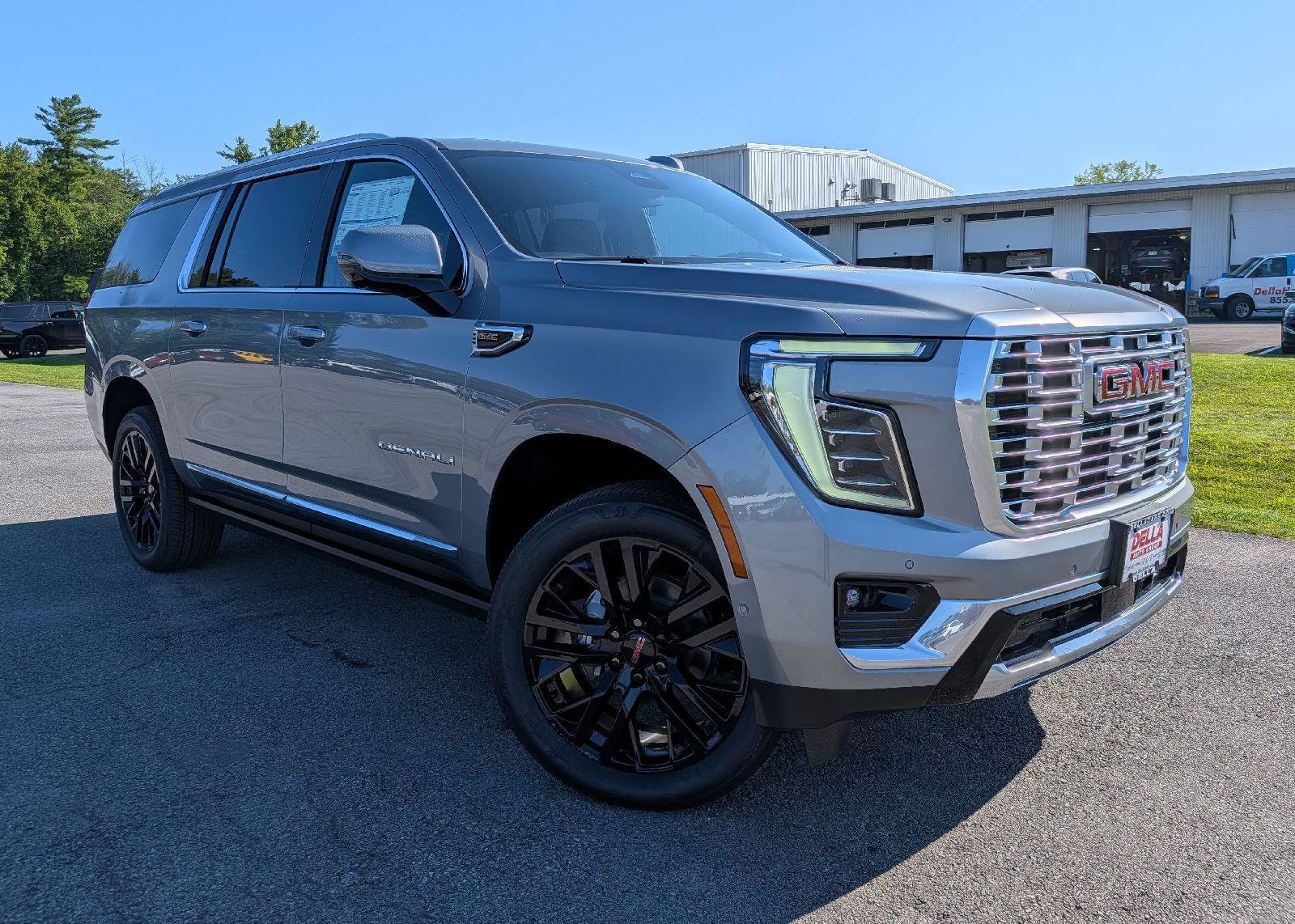 New 2026 GMC Yukon XL Denali w/ Sun & Power Step Package