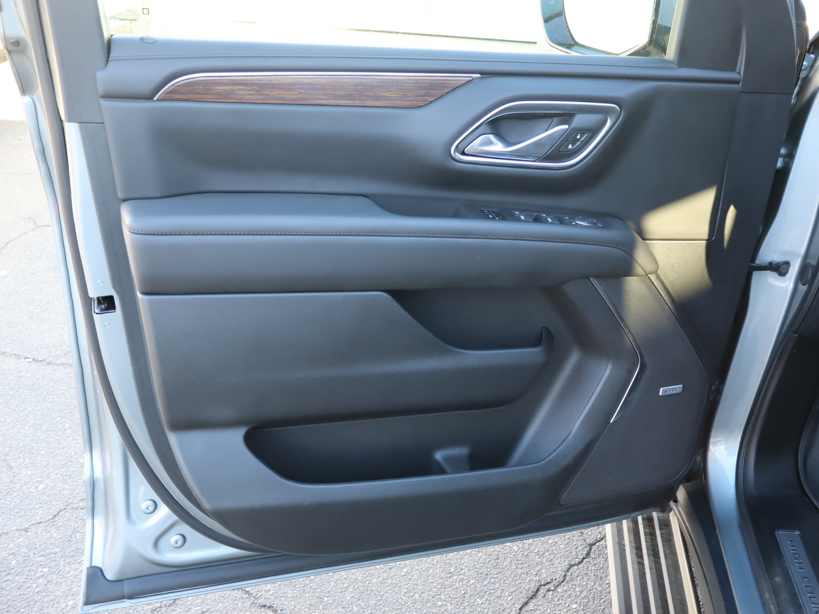 Certified 2024 Chevrolet Tahoe High Country w/ Advanced Technology Package AWD/4WD image 18