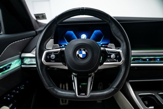 Used 2023 BMW 760i xDrive image 20