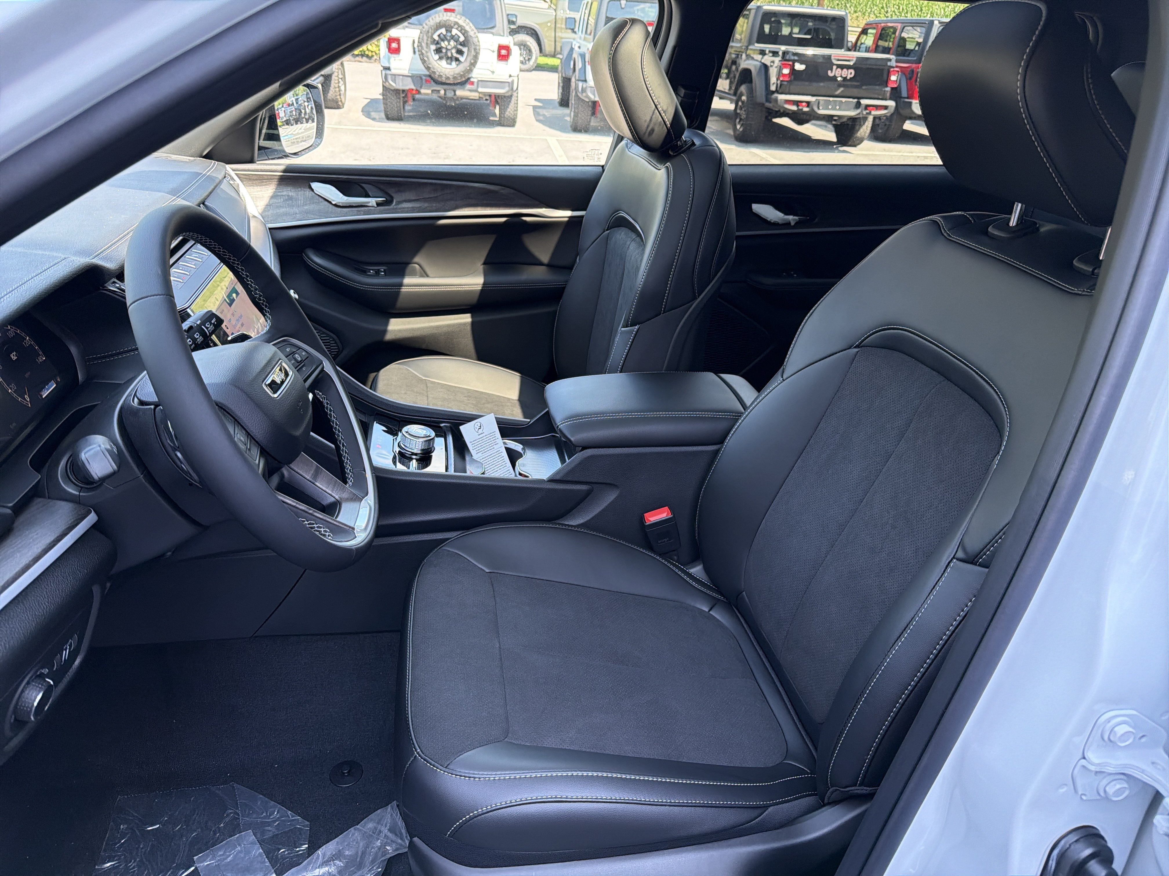 New 2026 Jeep Grand Cherokee L 4WD image 12