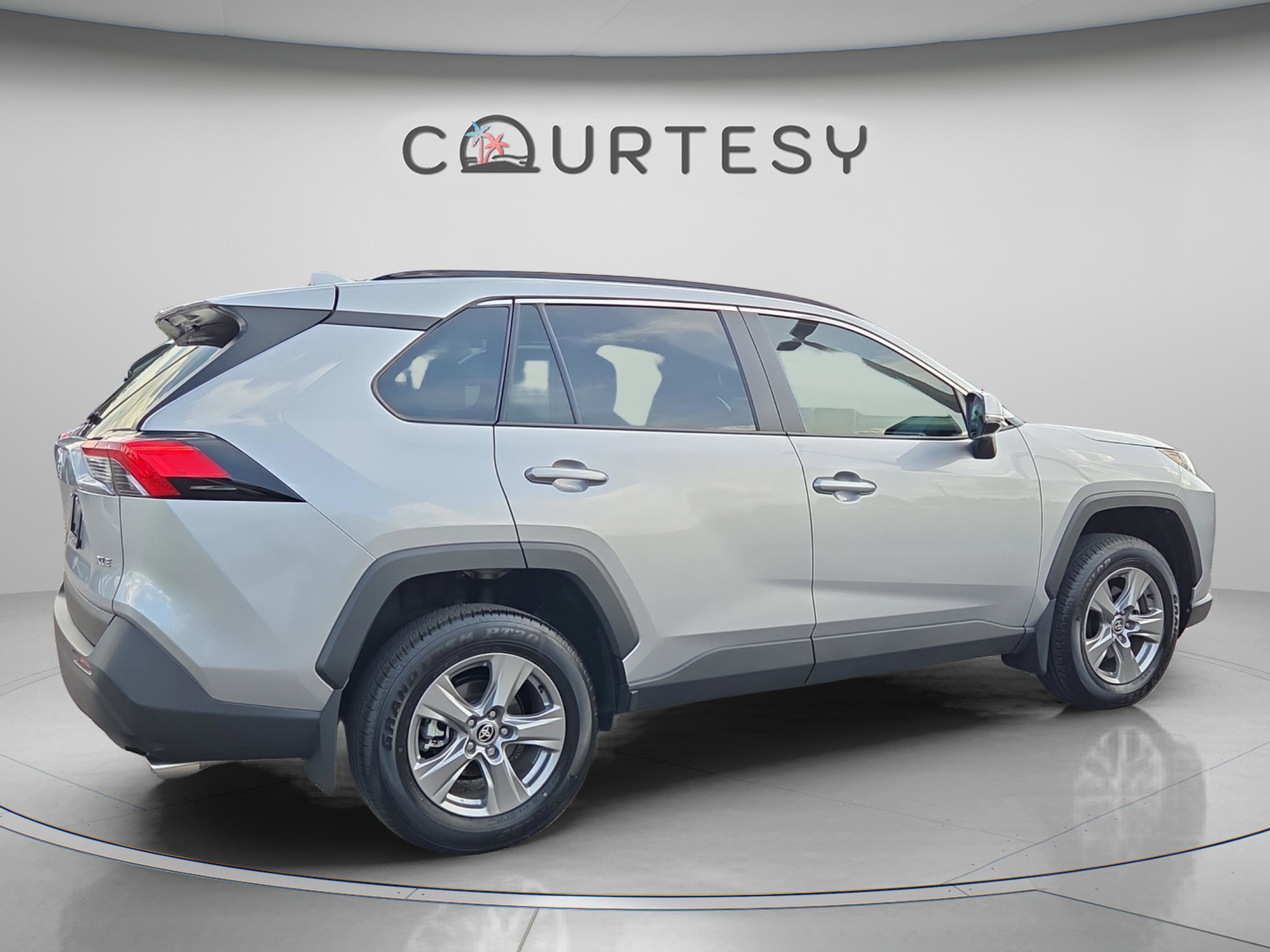 Certified 2025 Toyota RAV4 XLE w/ Convenience Package FWD image 5