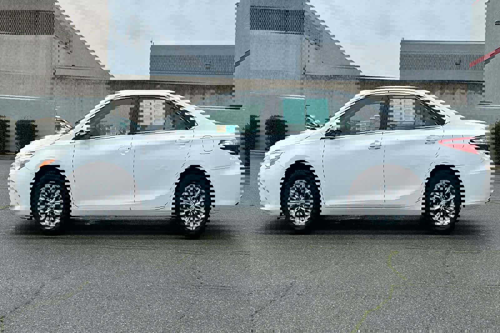 Used 2017 Toyota Camry LE image 9