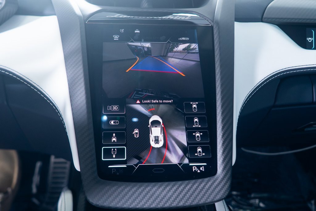 Used 2024 Lamborghini Revuelto image 51