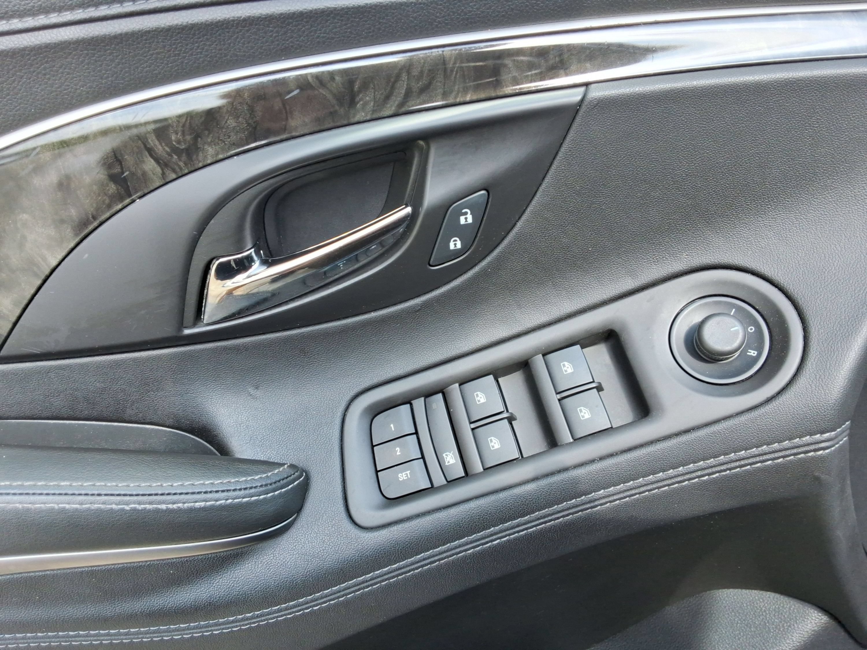 Used 2016 Buick LaCrosse Leather FWD image 21