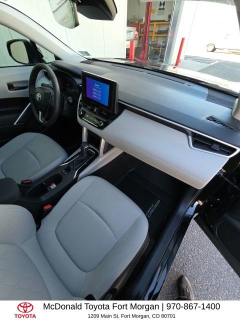 Used 2025 Toyota Corolla Cross LE w/ Moonroof Package image 24