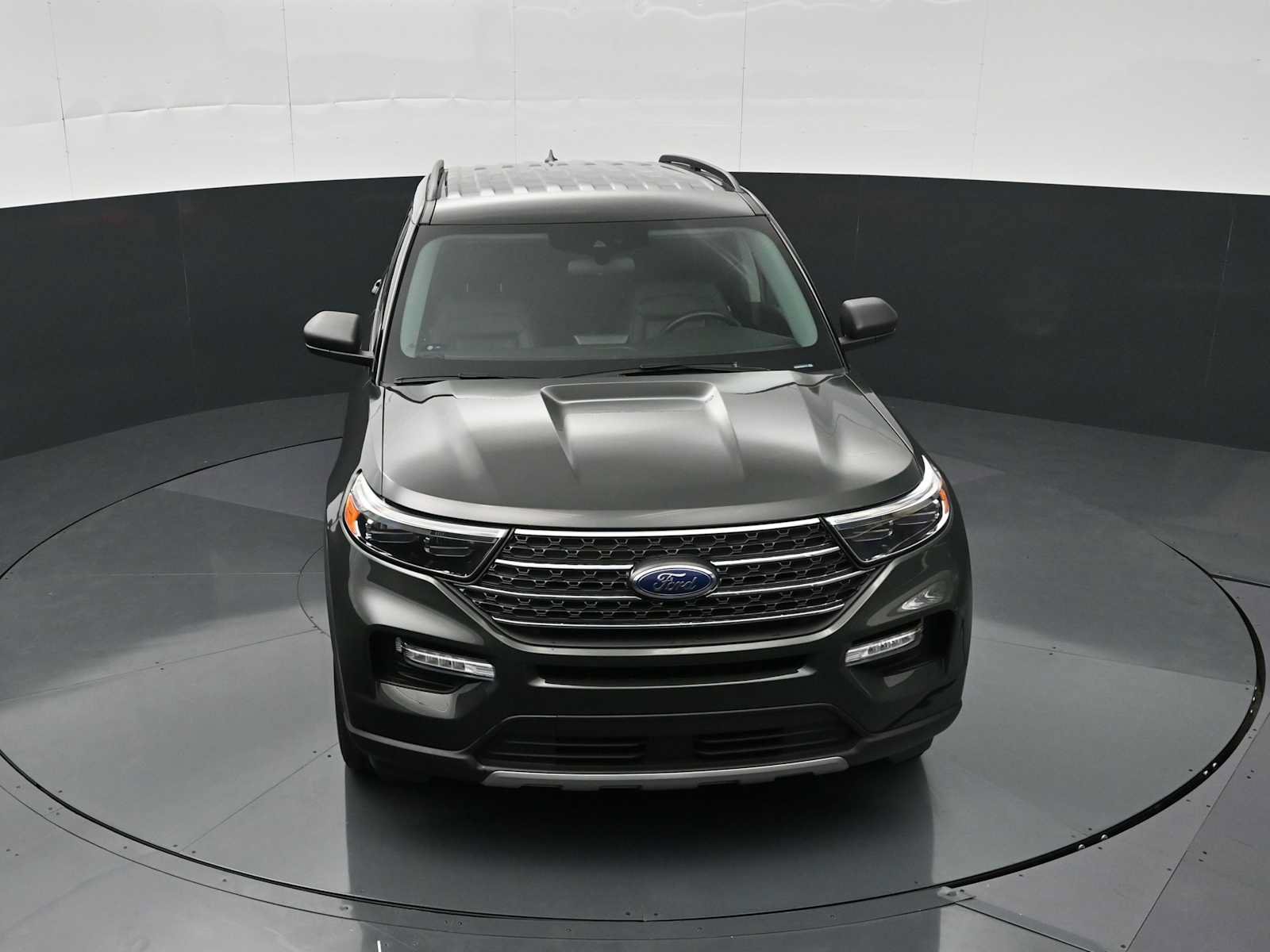 Used 2022 Ford Explorer XLT w/ Equipment Group 202A AWD/4WD image 18