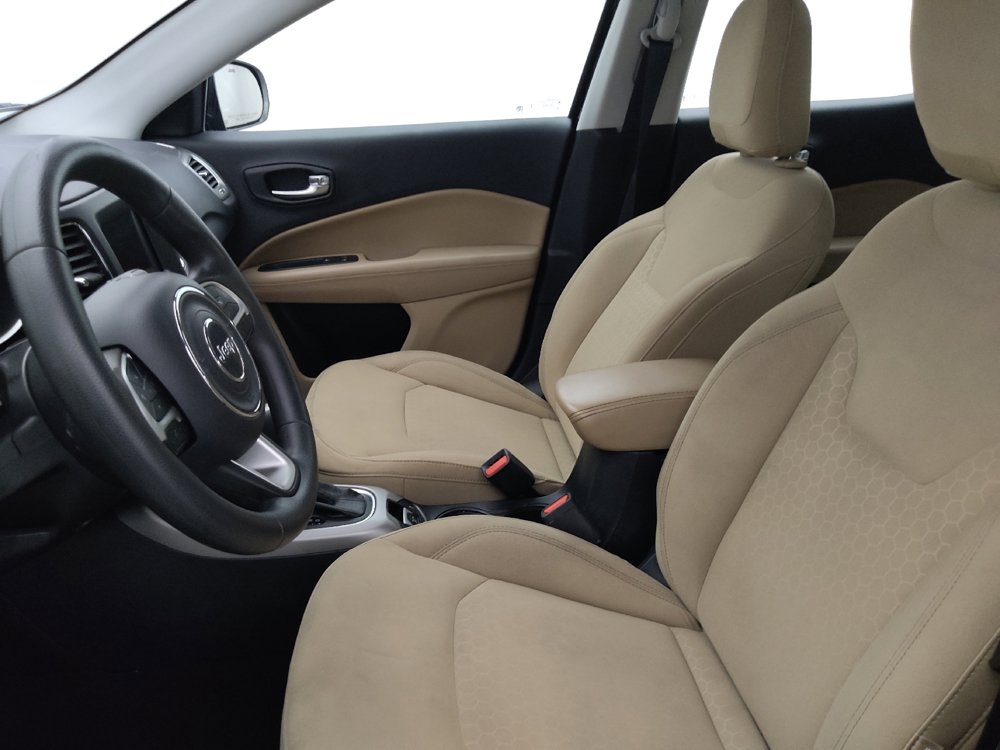 Used 2018 Jeep Compass Sport w/ Tech Group FWD image 17