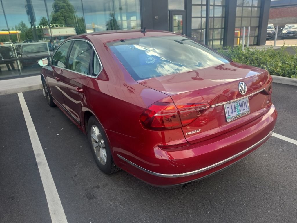 Used 2017 Volkswagen Passat 1.8T S FWD image 5