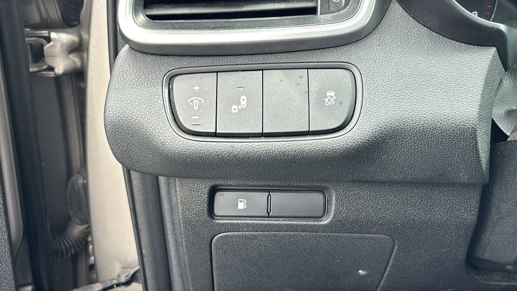 Used 2019 Kia Sorento LX image 15