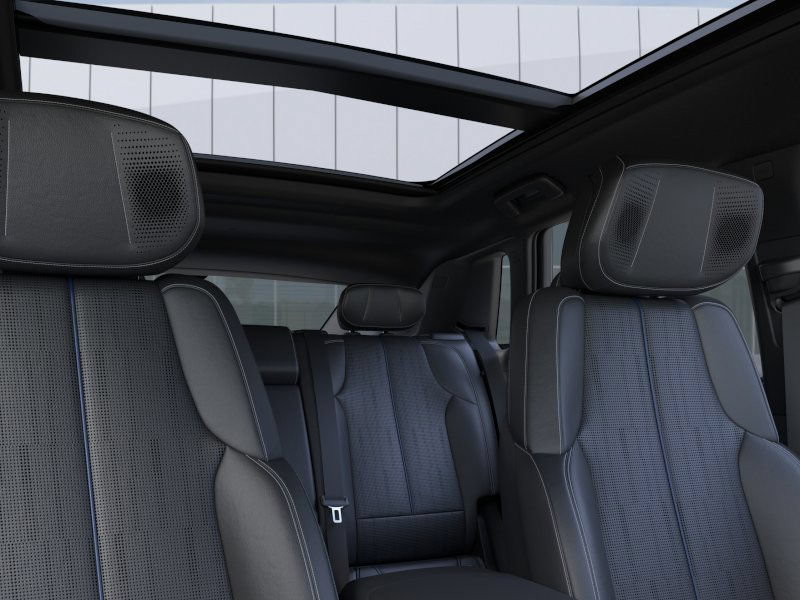 New 2026 Cadillac Lyriq Premium Luxury AWD/4WD image 24
