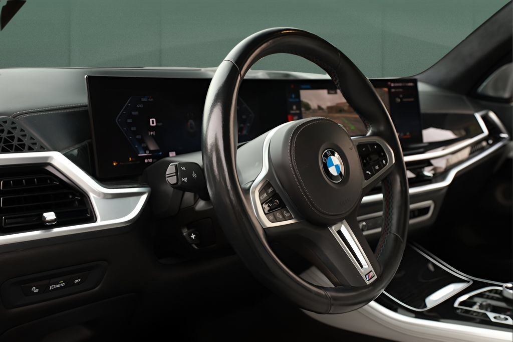 Used 2024 BMW X5 M60i AWD/4WD image 32
