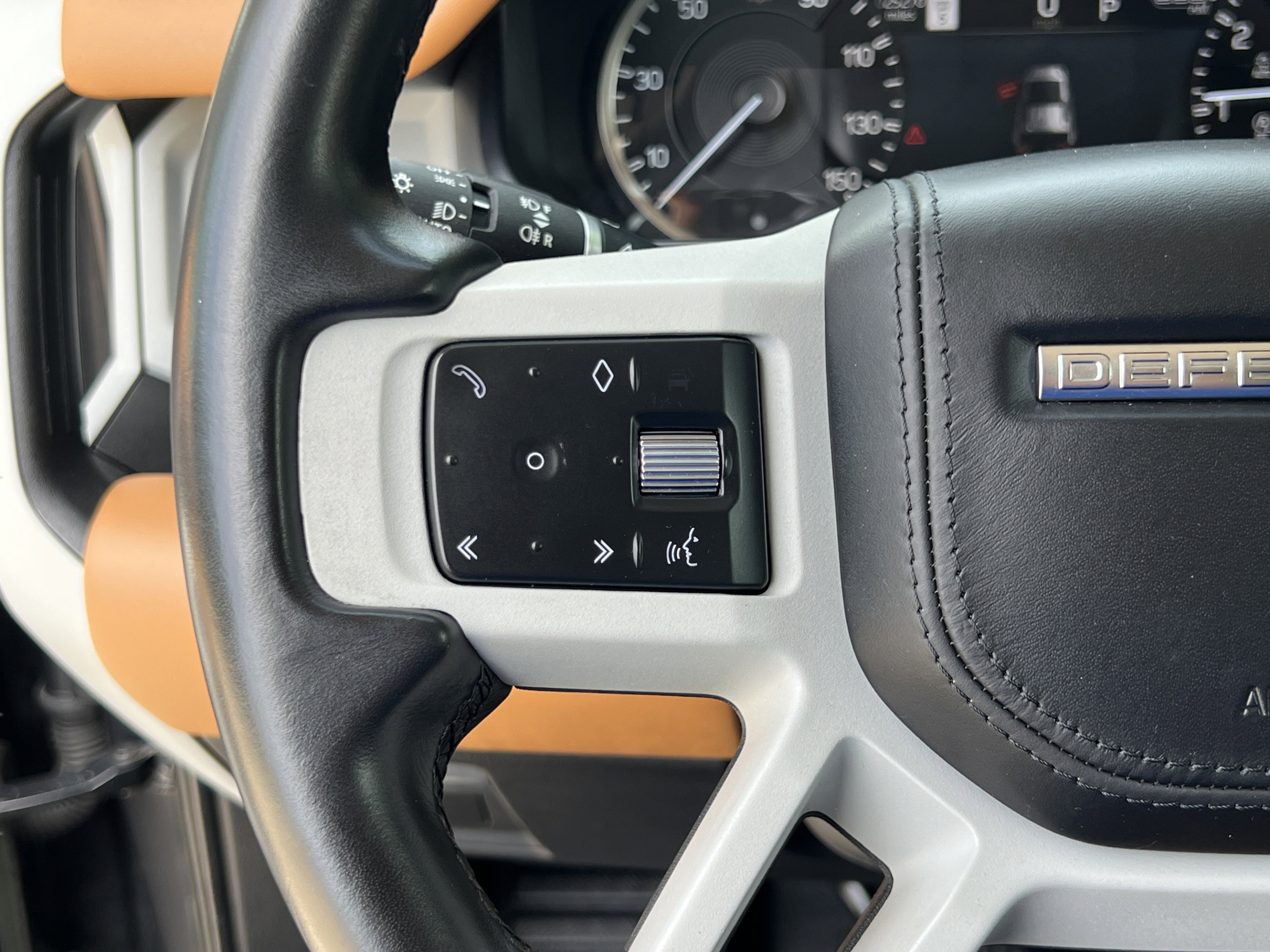 Used 2023 Land Rover Defender 130 First Edition AWD/4WD image 11