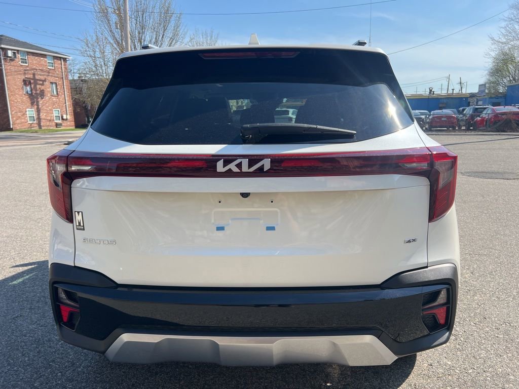 Certified 2024 Kia Seltos EX image 5