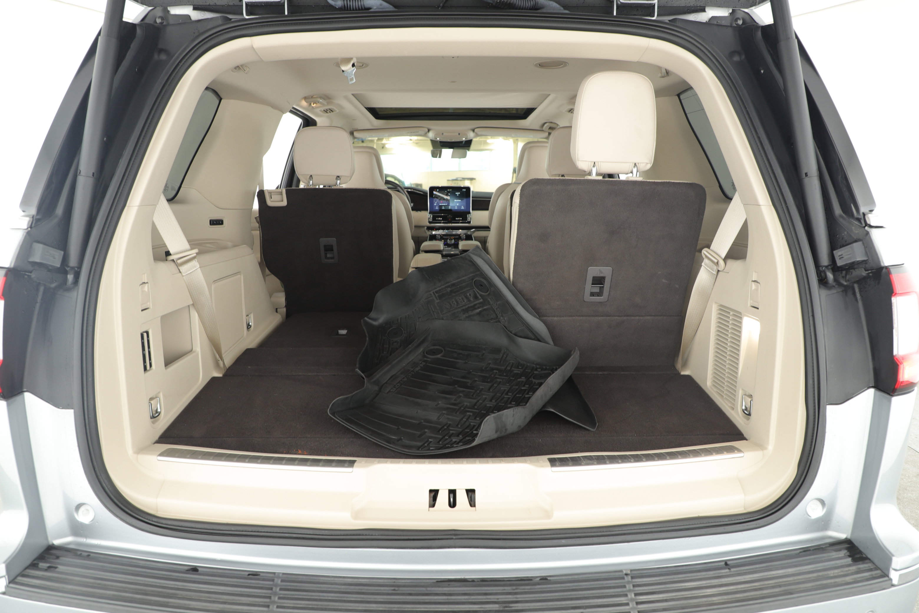 Certified 2021 Lincoln Navigator Reserve w/ Luxury Package image 5