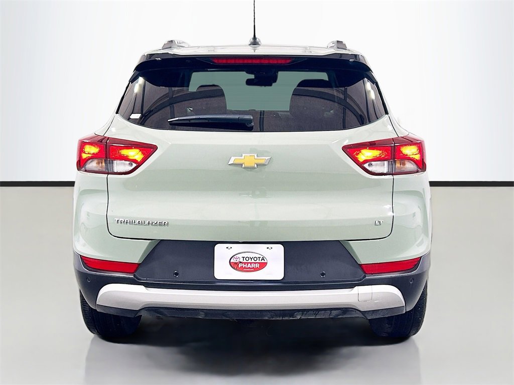Used 2025 Chevrolet TrailBlazer LT w/ Convenience Package image 5