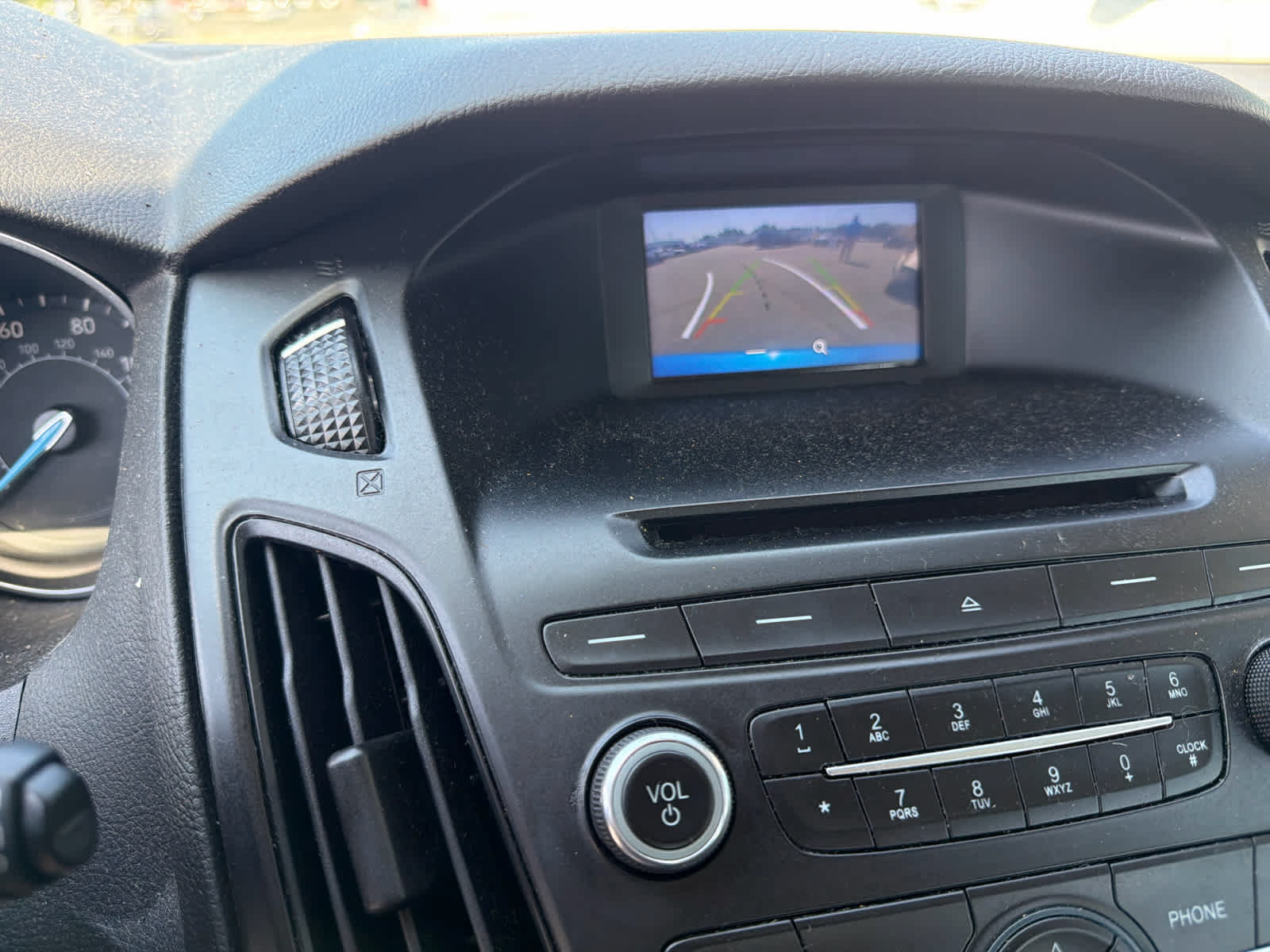 Used 2017 Ford Focus SE FWD image 9