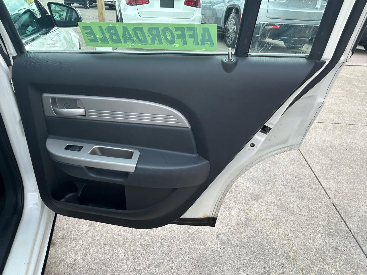 Used 2010 Chrysler Sebring Touring FWD image 15