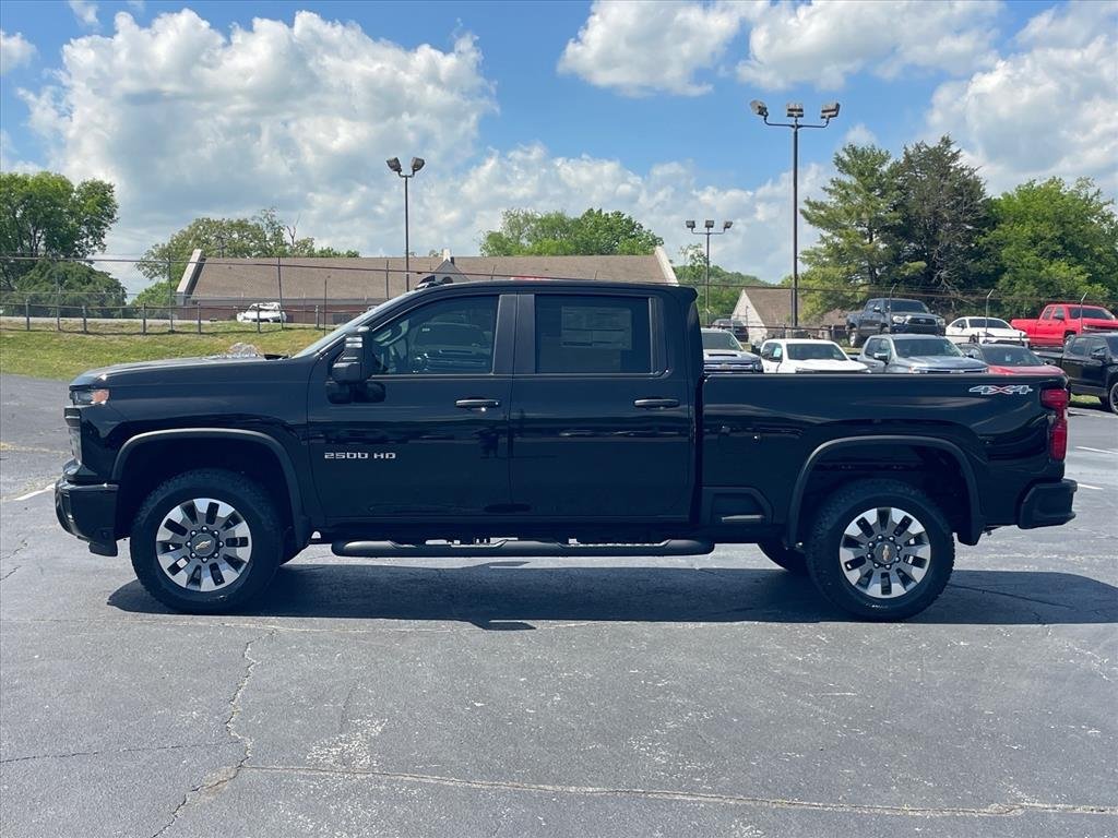 New 2026 Chevrolet Silverado 2500 Custom w/ Custom Value Package AWD/4WD image 4