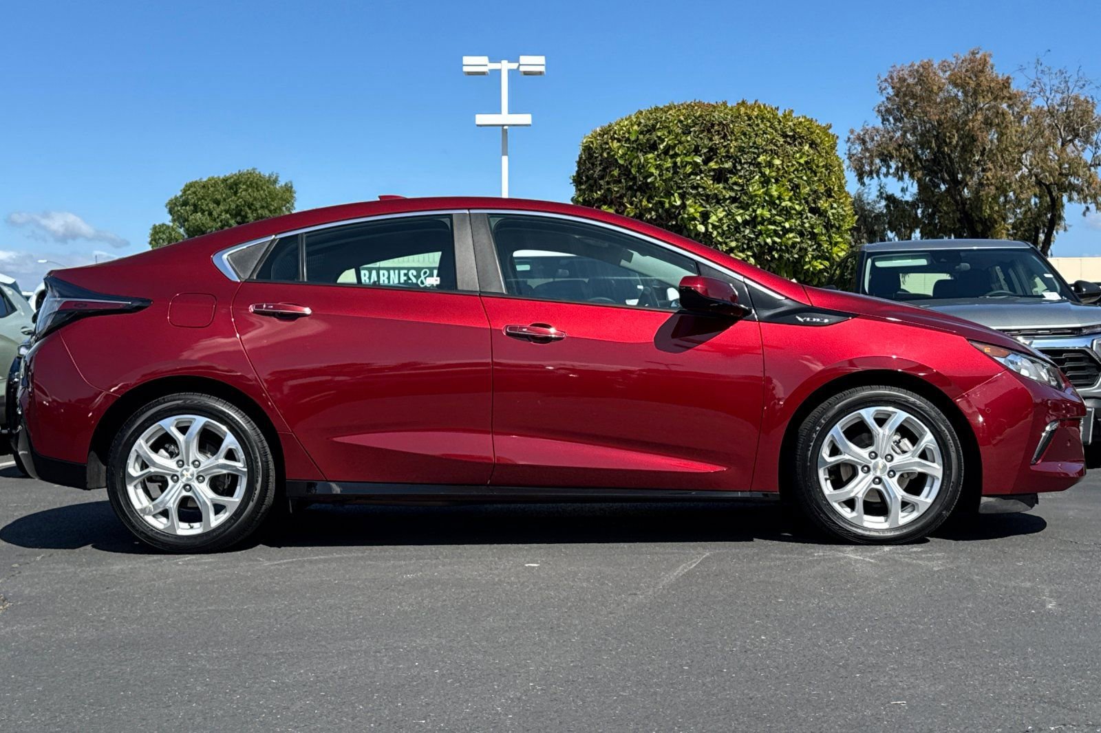 Used 2017 Chevrolet Volt Premier w/ Driver Confidence II Package image 4